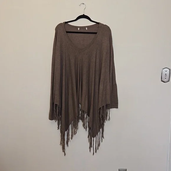 2 Sweater Bundle - Picture 6 of 8